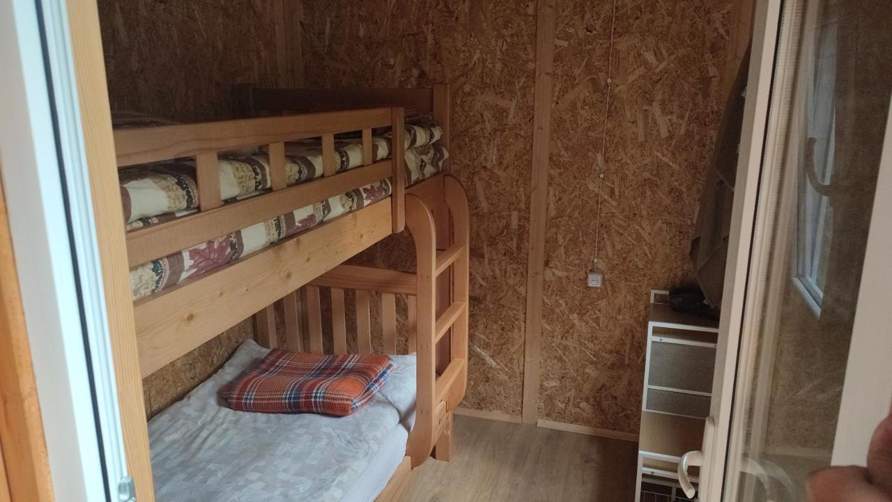 Amo-Isuntke Hotel Juta Bilik gambar